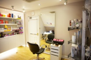 Beauty Be Mine Make-up Station - Photo